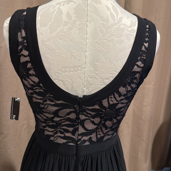 R & M Richards / size 6 black long dress - Picture 4 of 7
